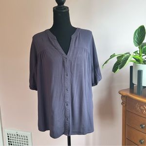 Market & Spruce Gray V-Neck Button Down Short Sleeve Blouse